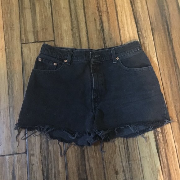 Levi 550 Relaxed Fit Black Denim Shorts - Picture 3 of 6